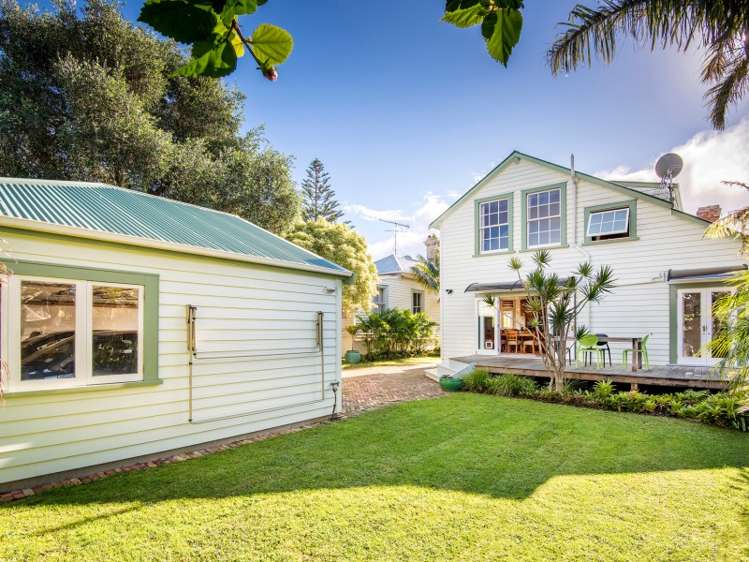 8 Burgess Road Devonport_1