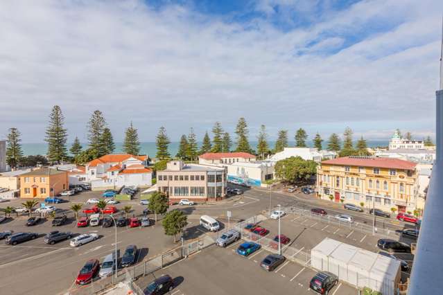 Easy-Care CBD Living with Stunning Views