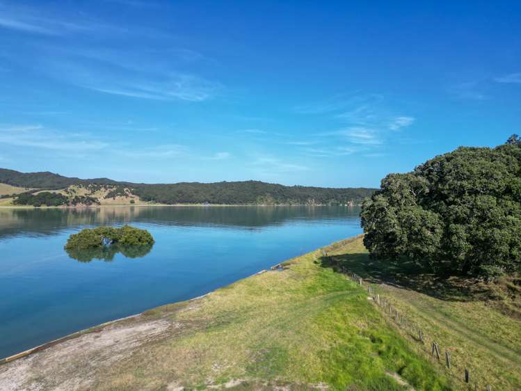 215 Kempthorne Road Russell_18