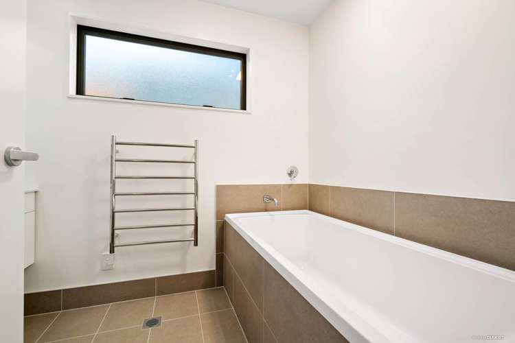 6 Whakaora Lane Flat Bush_10