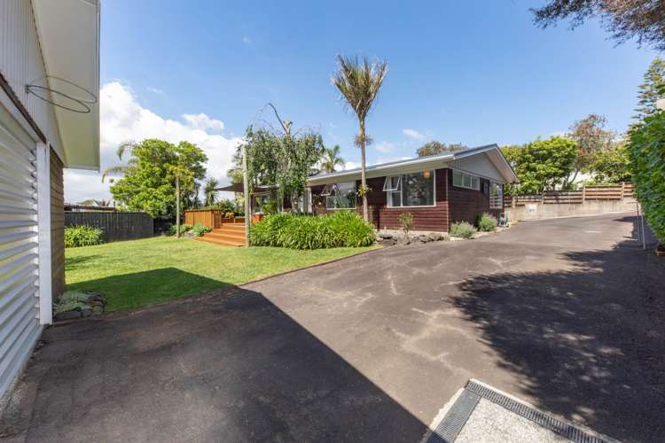 60 Fairmount Road Titirangi_17