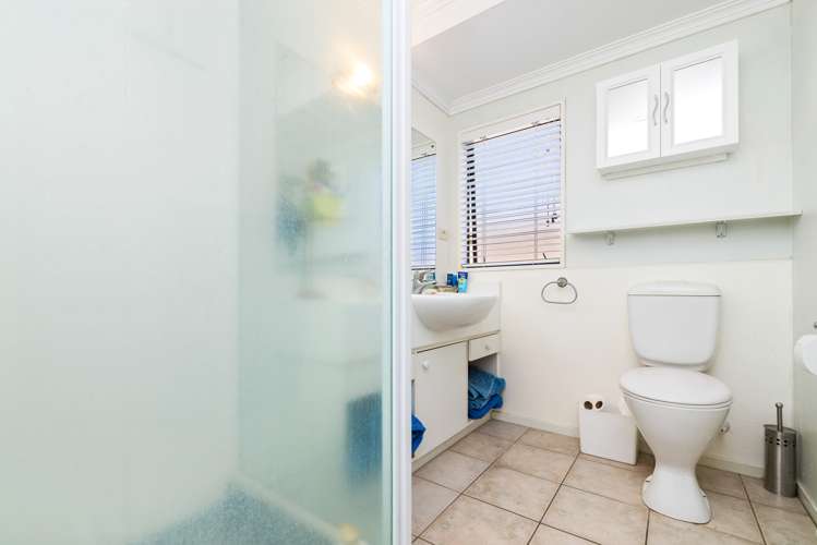 49 Blackmore Drive Owhata_12