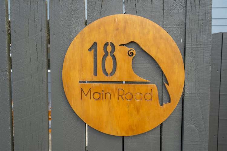 18 Main Road Owaka_19