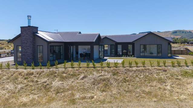 Stylish Four-Bedroom Home in Prestigious Seven Oaks, Kinloch