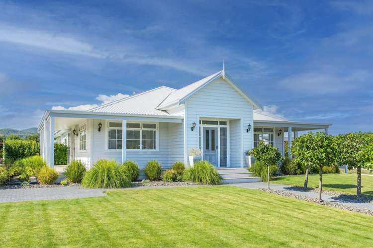 8 Pukatea Lane Kinloch_18