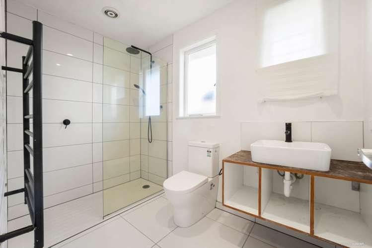 44 Chorley Avenue Massey_10