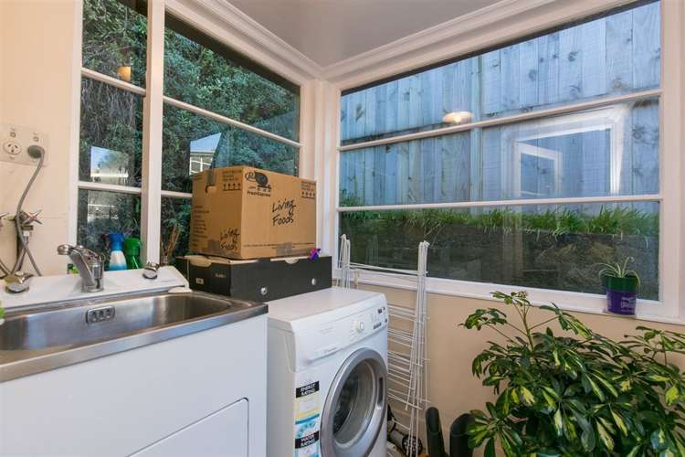 96 Onslow Road Khandallah_10