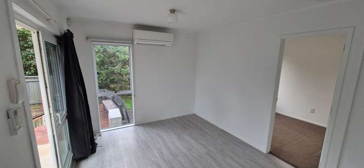 Upstairs 1/14 Chislehurst Street Henderson_5