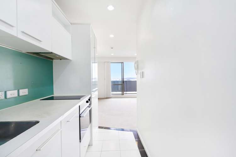 1002/17 Vogel Lane  (inc carpark) 10015_5