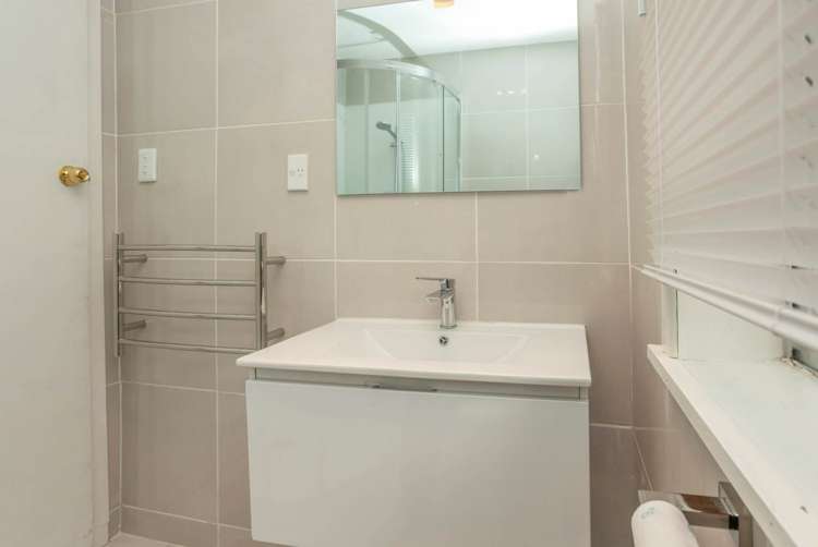 878 West Coast Road Waiatarua_9