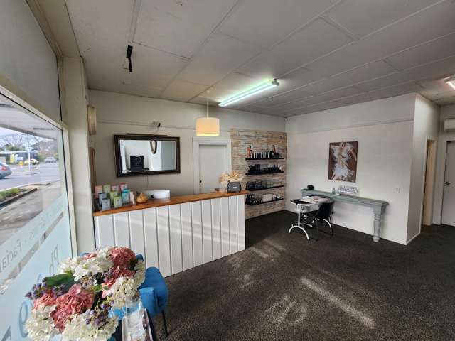 111 High Street North Carterton_1