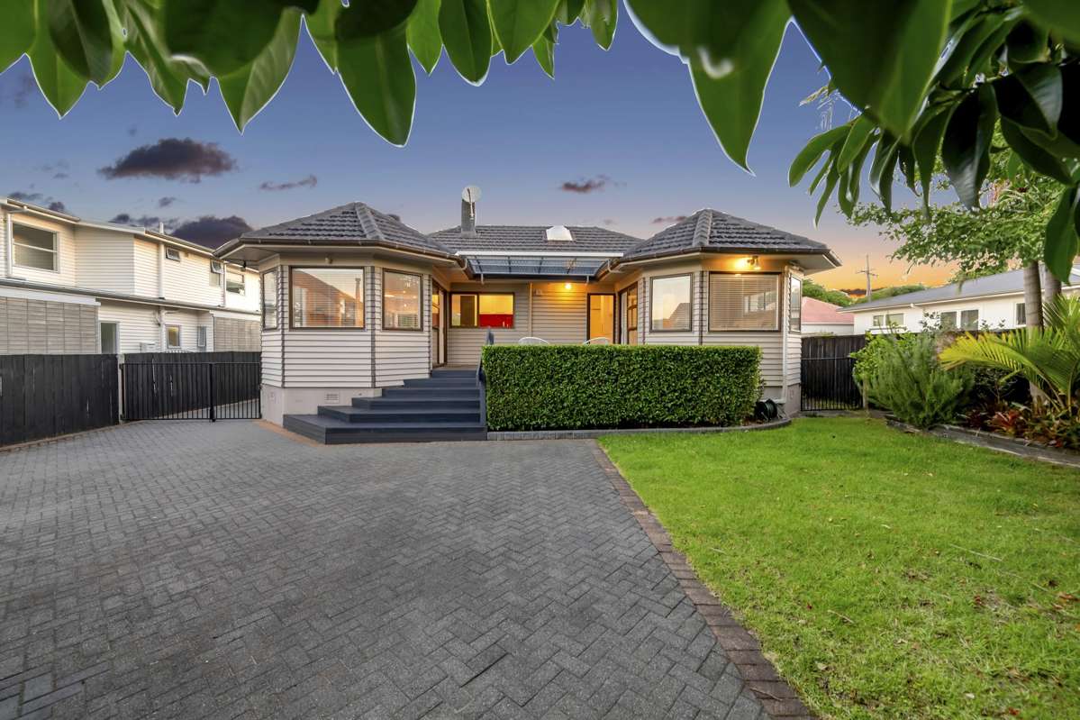 17 Eastern Beach Road_1