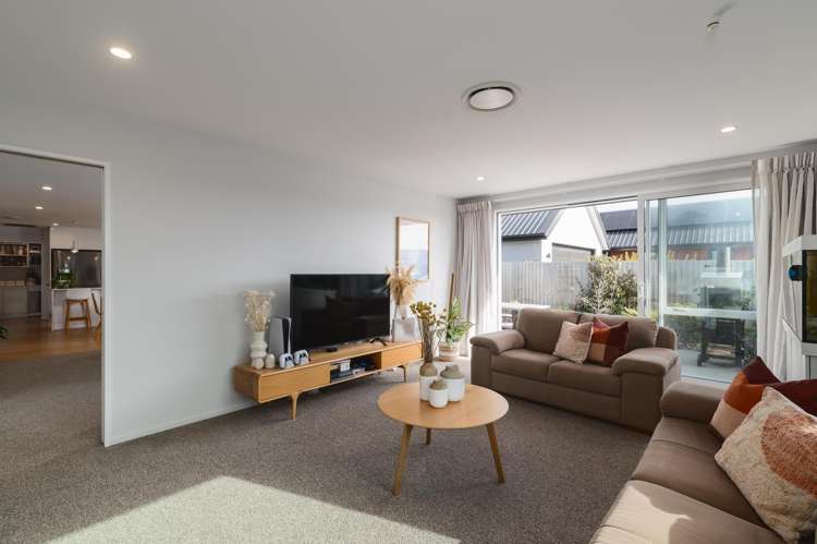 120 Southfield Drive Lincoln_6