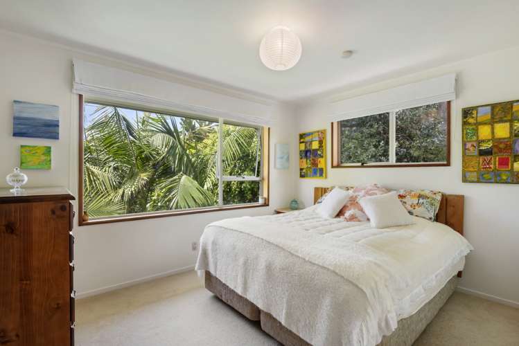 10 Lyons Avenue Murrays Bay_13