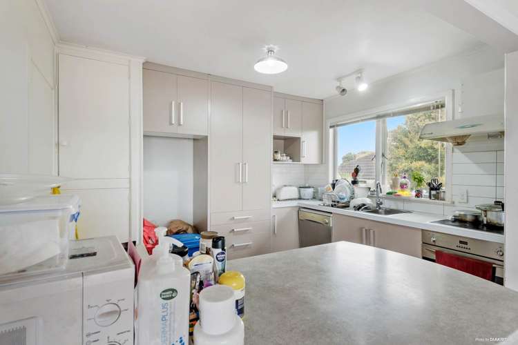 12 School Road Te Atatu South_8