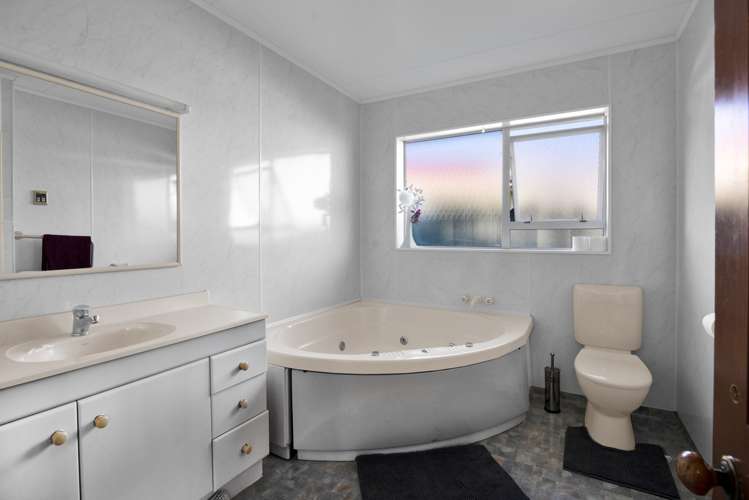 11 Ponderosa Place Opunake_4