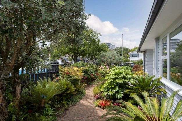 15 Maheke Street in St Heliers, Auckland