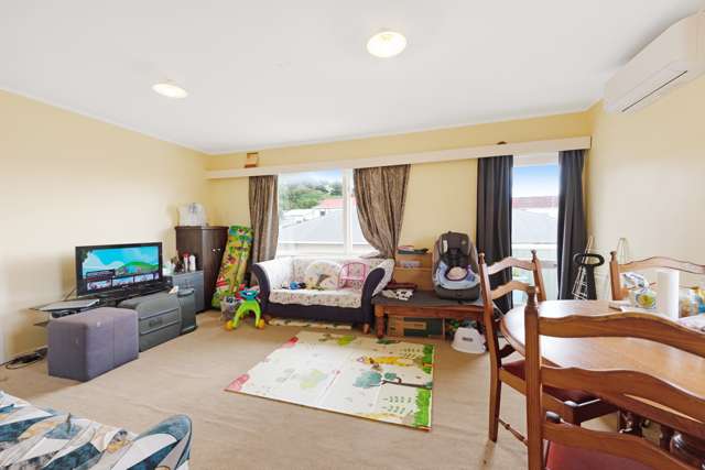 5/139 Queens Drive Lyall Bay_3