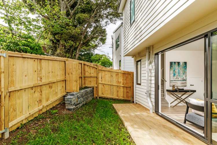 2/58 Sylvan Crescent Te Atatu South_17