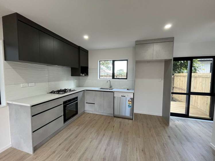 7D Chelburn Crescent Mangere East_0