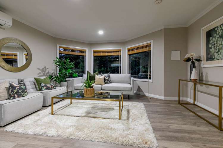 3 Oakford Park Crescent Greenhithe_12