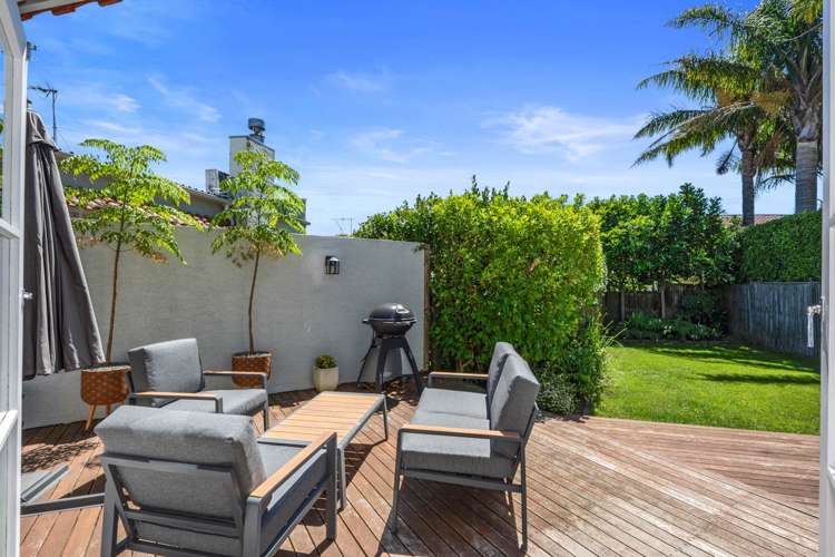 60 Old Lake Road Narrow Neck_9