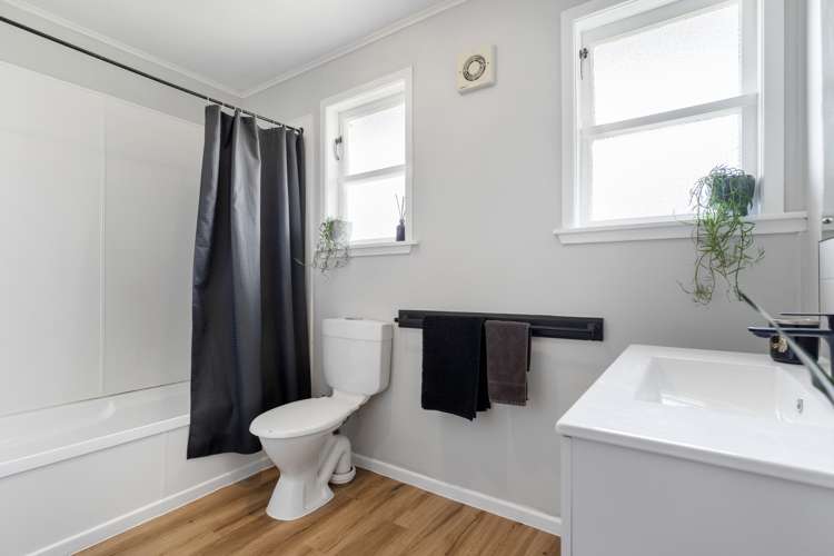 32a Godley Road Green Bay_12