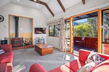 90 Chalet Crescent_4