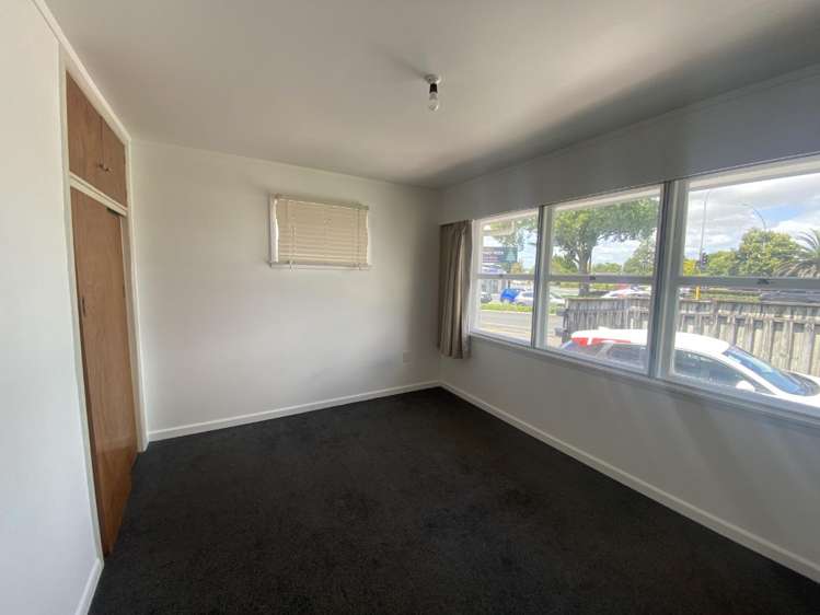 1370 Victoria Street 3283_7