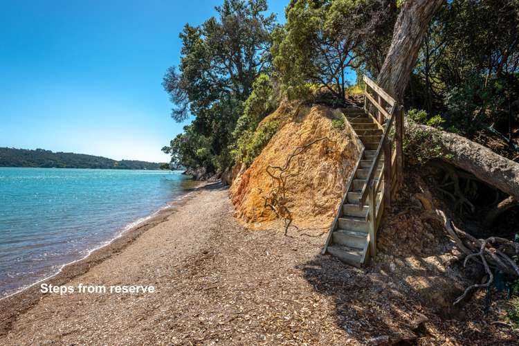 6 Esslin Road Surfdale_1