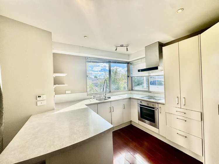 7 Kimber Hall Avenue Mount Roskill_6