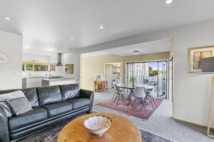 27a Fyvie Avenue Tawa_5