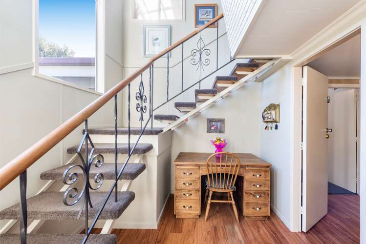 5 Shelley Crescent Stoke_16