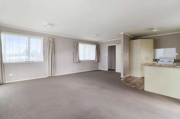 66 Lisa Crescent Mangakakahi_1