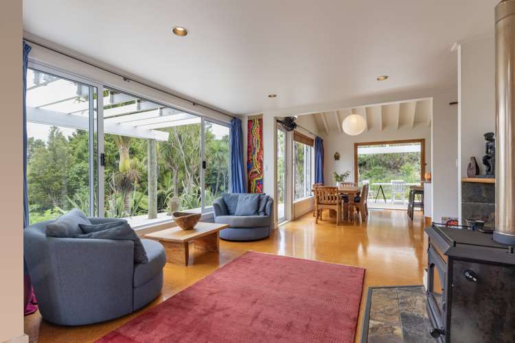 16 La Trobe Track Karekare_21