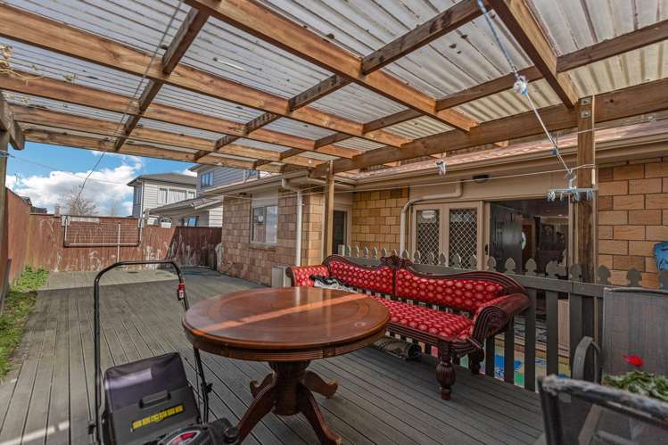 13 BUSHPARK PLACE Flat Bush_18