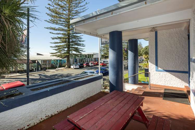 39 Marine Parade Bluff Hill_10