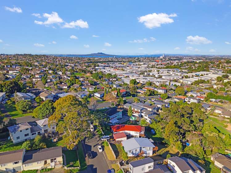 6 Jenanne Place Totara Vale_18