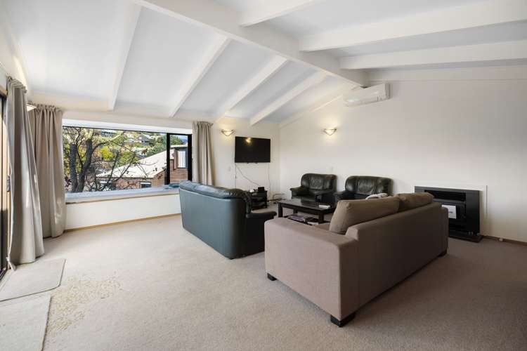 8 Avalon Crescent Fernhill/Sunshine Bay_13