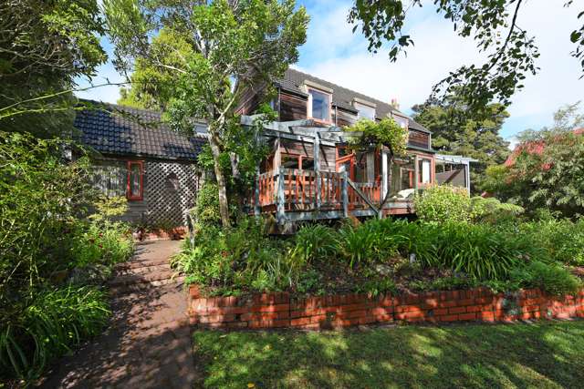 74 Blue Mountains Road Pinehaven_1