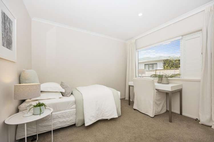 2/19 Seaview Avenue Northcote_14