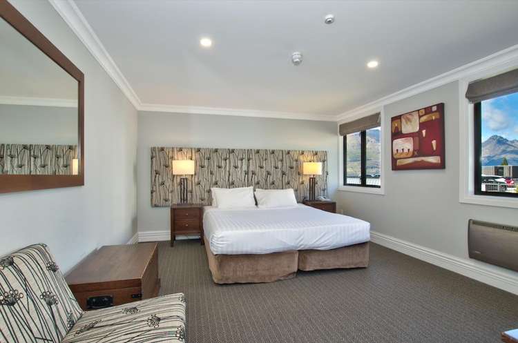 1005/34 Lake Esplanade Queenstown_9