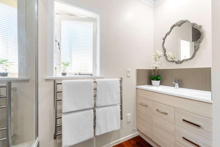 33 Old Lake Road Narrow Neck_12