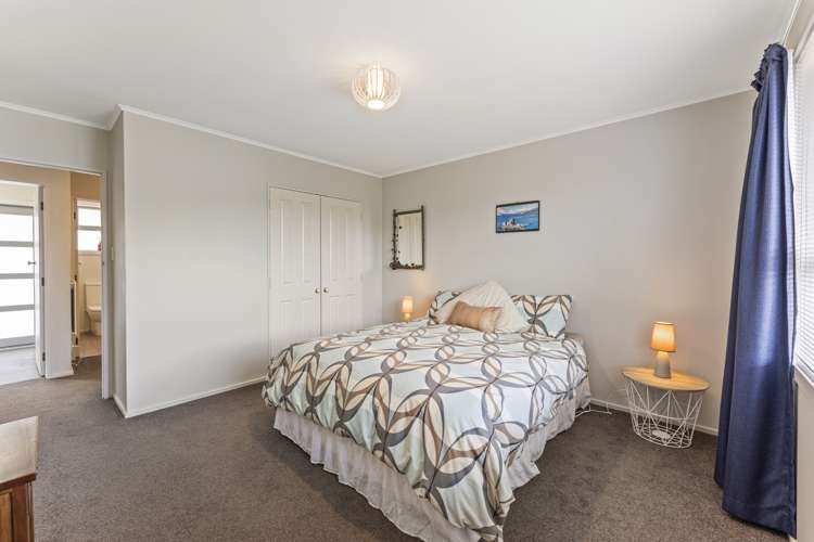 1/57 Sunbrae Drive Silverstream_9