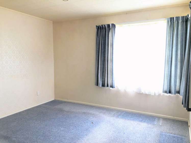 21 Eyre Street Henderson_8