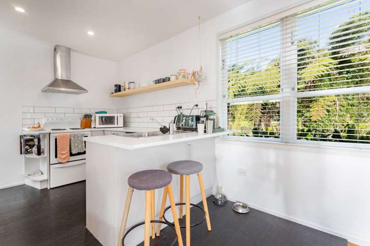 48 Sylvan Crescent Te Atatu South_6