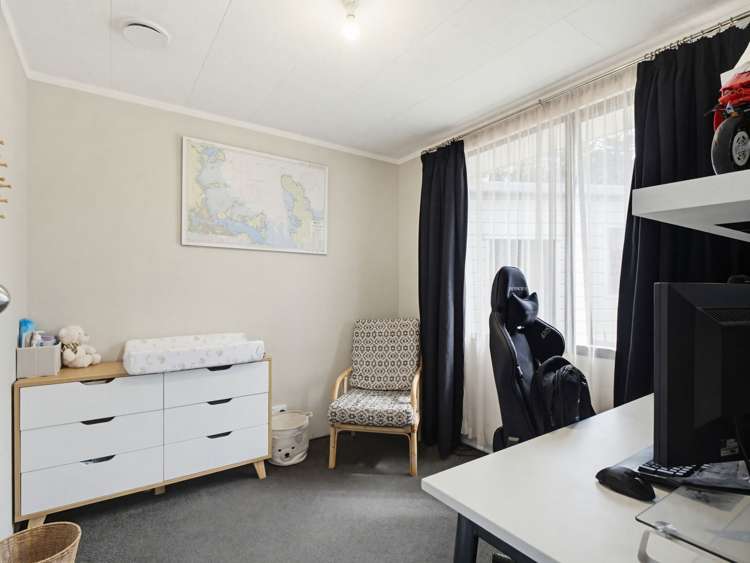 2/342C Royal Road Massey_10