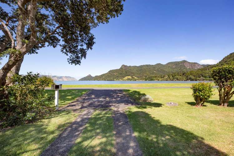 1220 Huia Road Huia_13