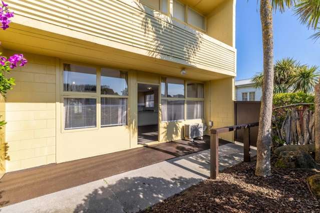 2 bedroom Unit Close To The Beach!