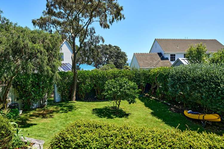 8 Cheviot Road, Lowry Bay Eastbourne_20